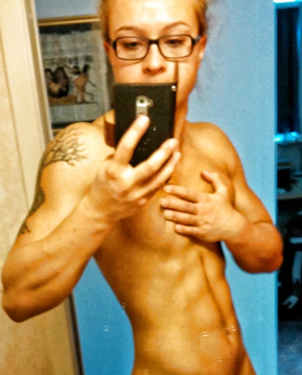 25P Naked Sexy Muscles