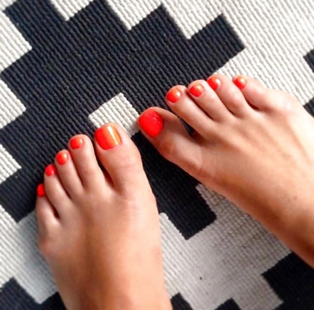 19P Foot - goddess #61 : Shay Mitchell