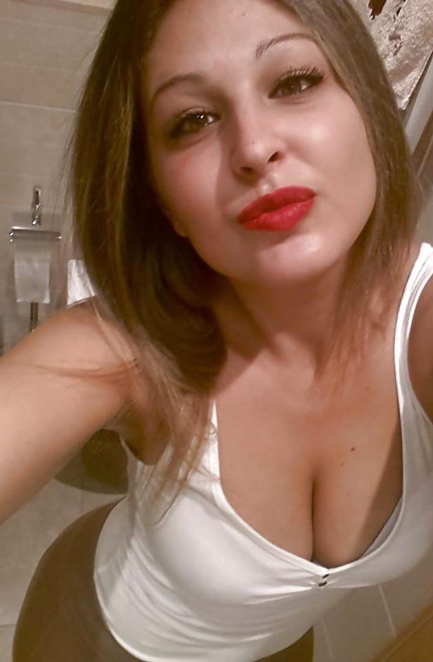 21P Iris Teen Bitch (II)