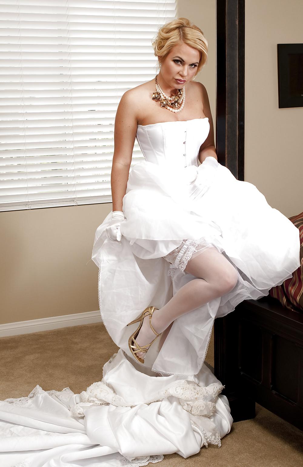 25P Bride In Her Underwear