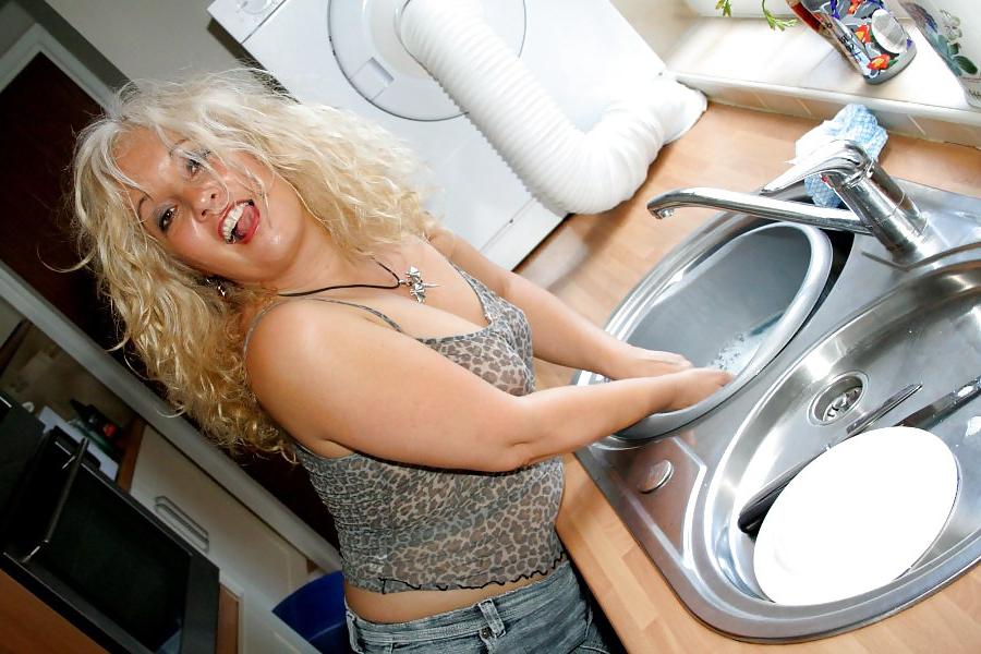 25P Britische MILF-Schlampe wird benutzt und vollgespritzt