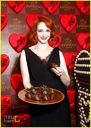 25P Christina Hendricks - Redheaded Goddess