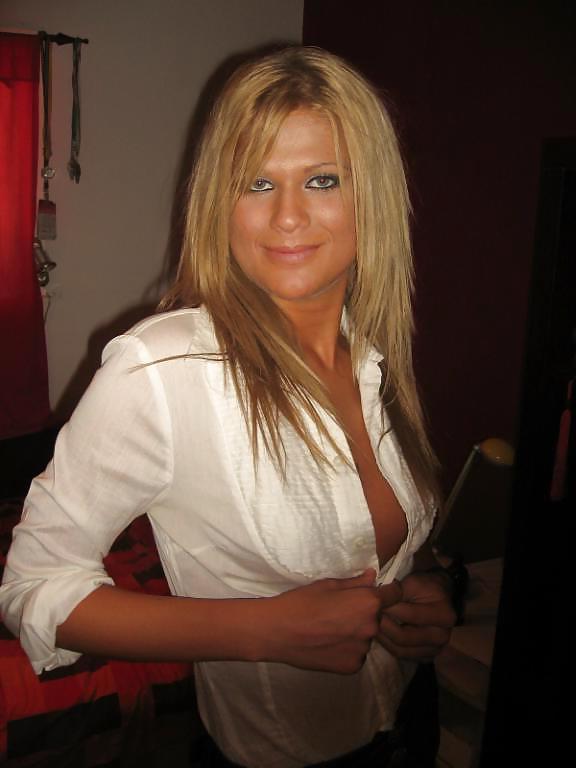 25P BLOND BITCH 3