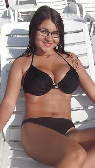 25P Hot glasses nerdy girl!!!