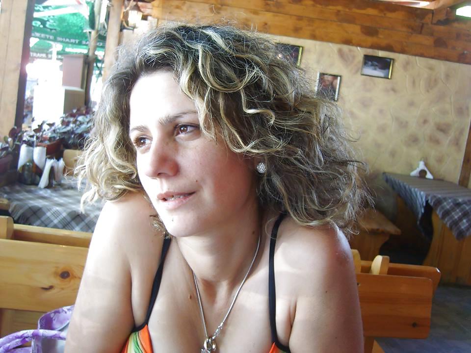 25P Cute blonde mom with big tits