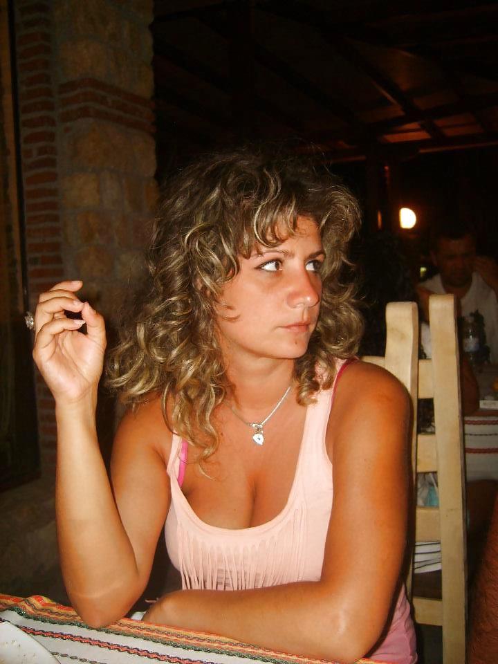 25P Cute blonde mom with big tits