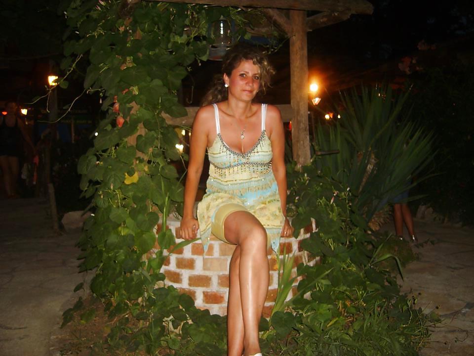 25P Cute blonde mom with big tits