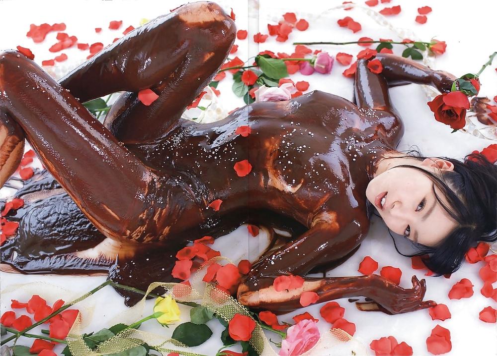 4P Yummy Chinese Chocolate Doll
