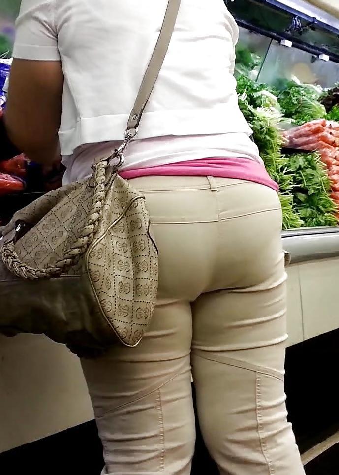 14P Taking my MIL at the market before going to ranch