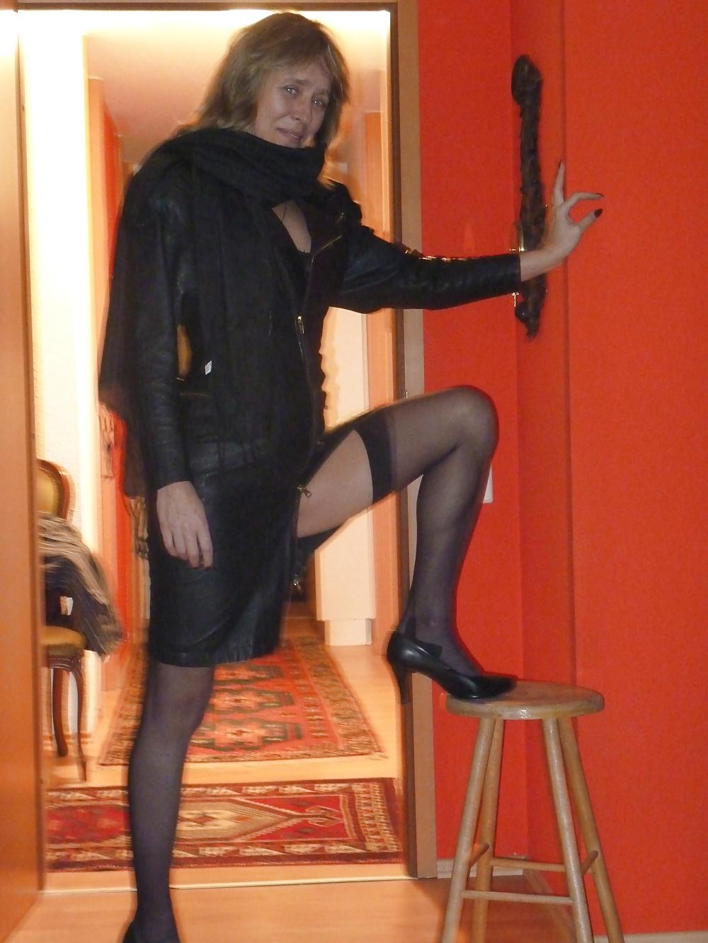 25P Bitch in leather and boots