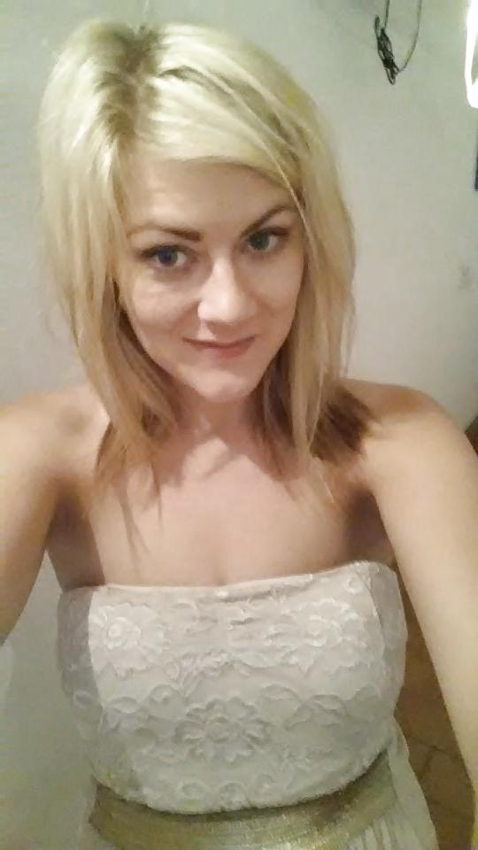 25P Sammi la bitch blonde anglaise