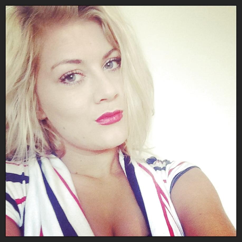 25P Sammi la bitch blonde anglaise