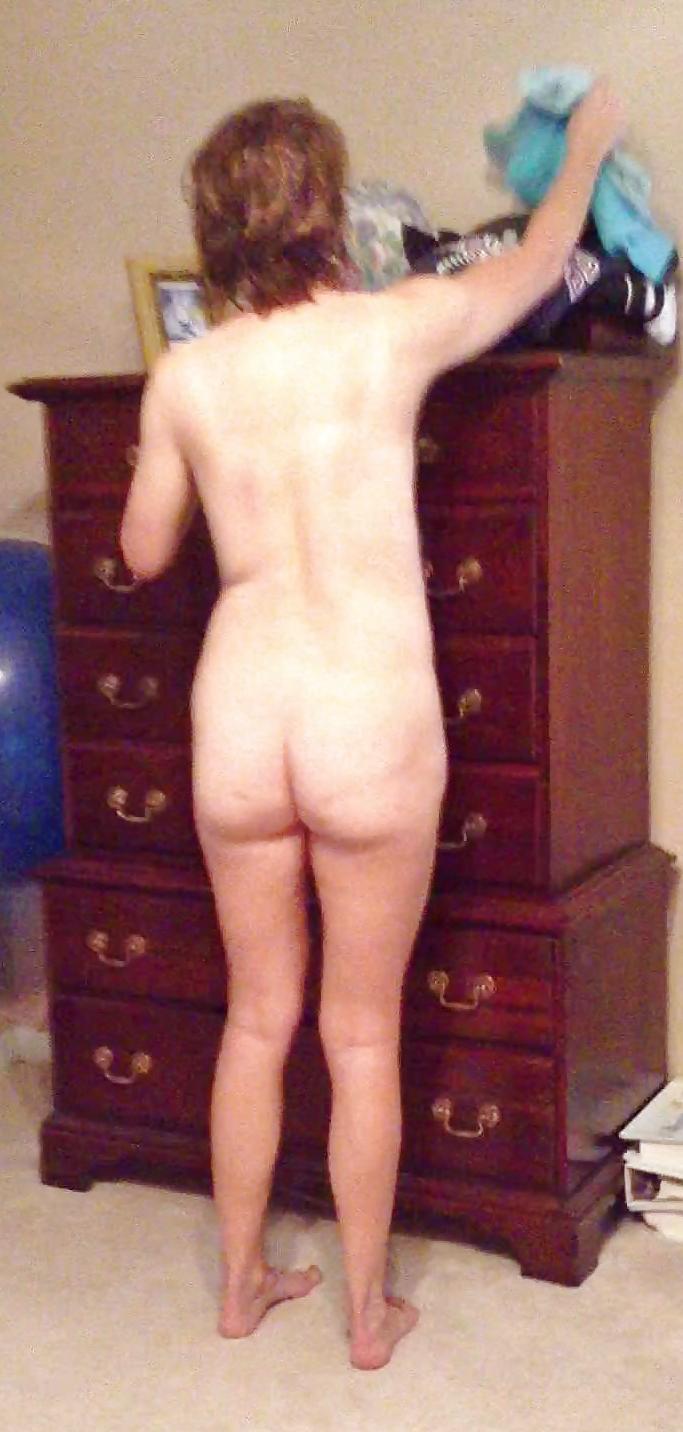 10P Naked Wife Topless