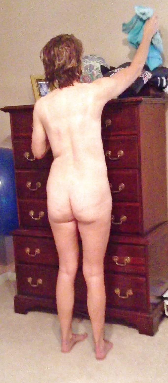 10P Naked Wife Topless