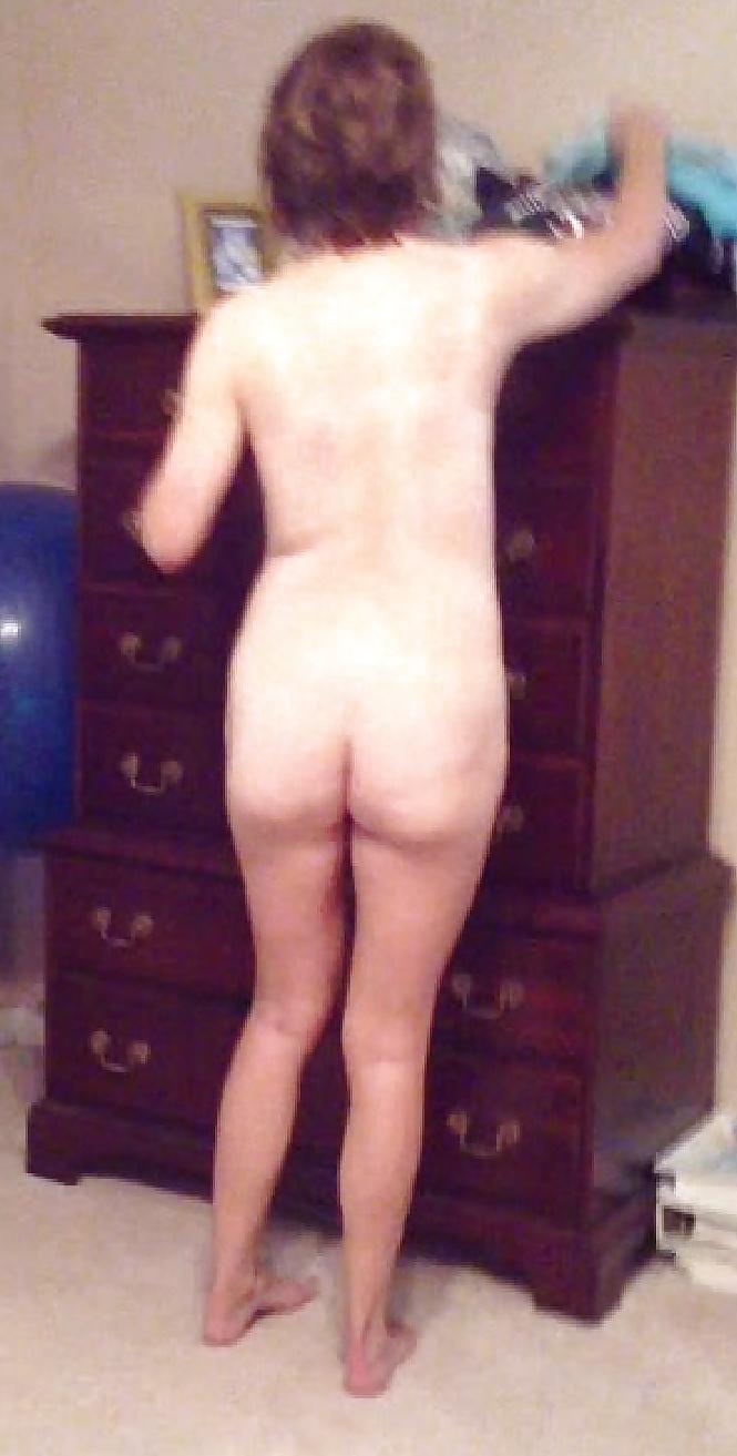 10P Naked Wife Topless