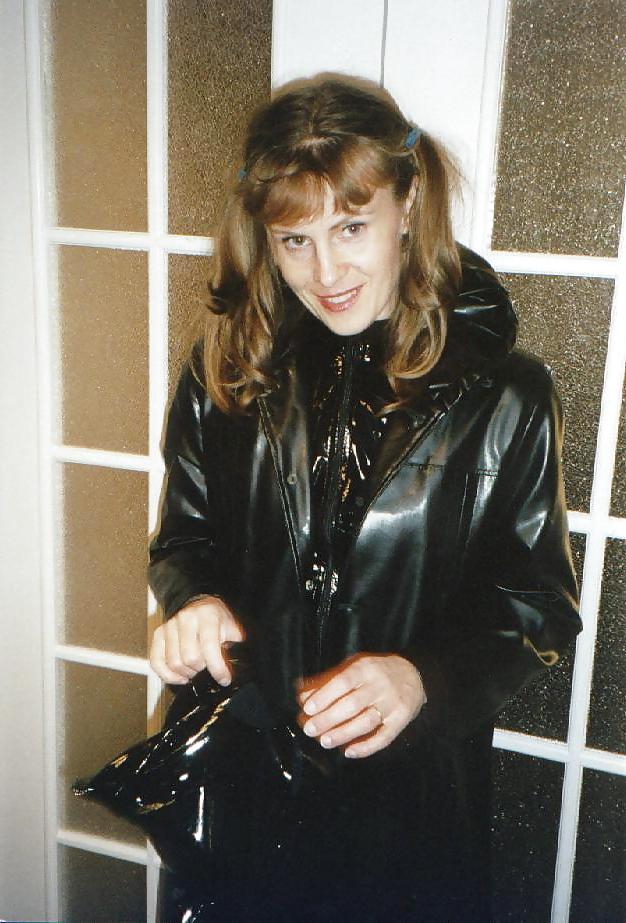 13P Plastic ,pvc how i like wear it  also upload helle