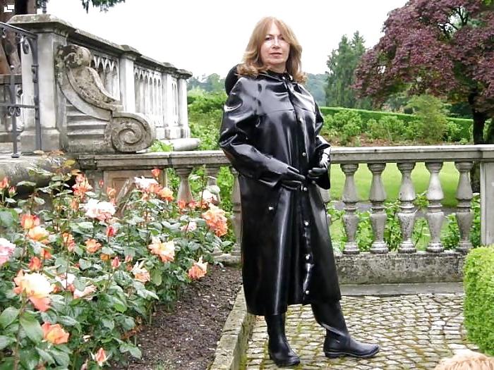 13P Plastic ,pvc how i like wear it  also upload helle
