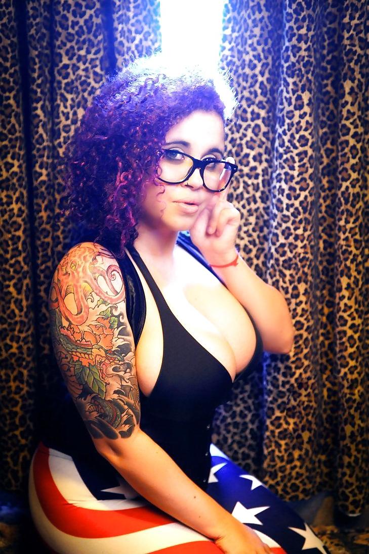 25P Curvy Beauties 93