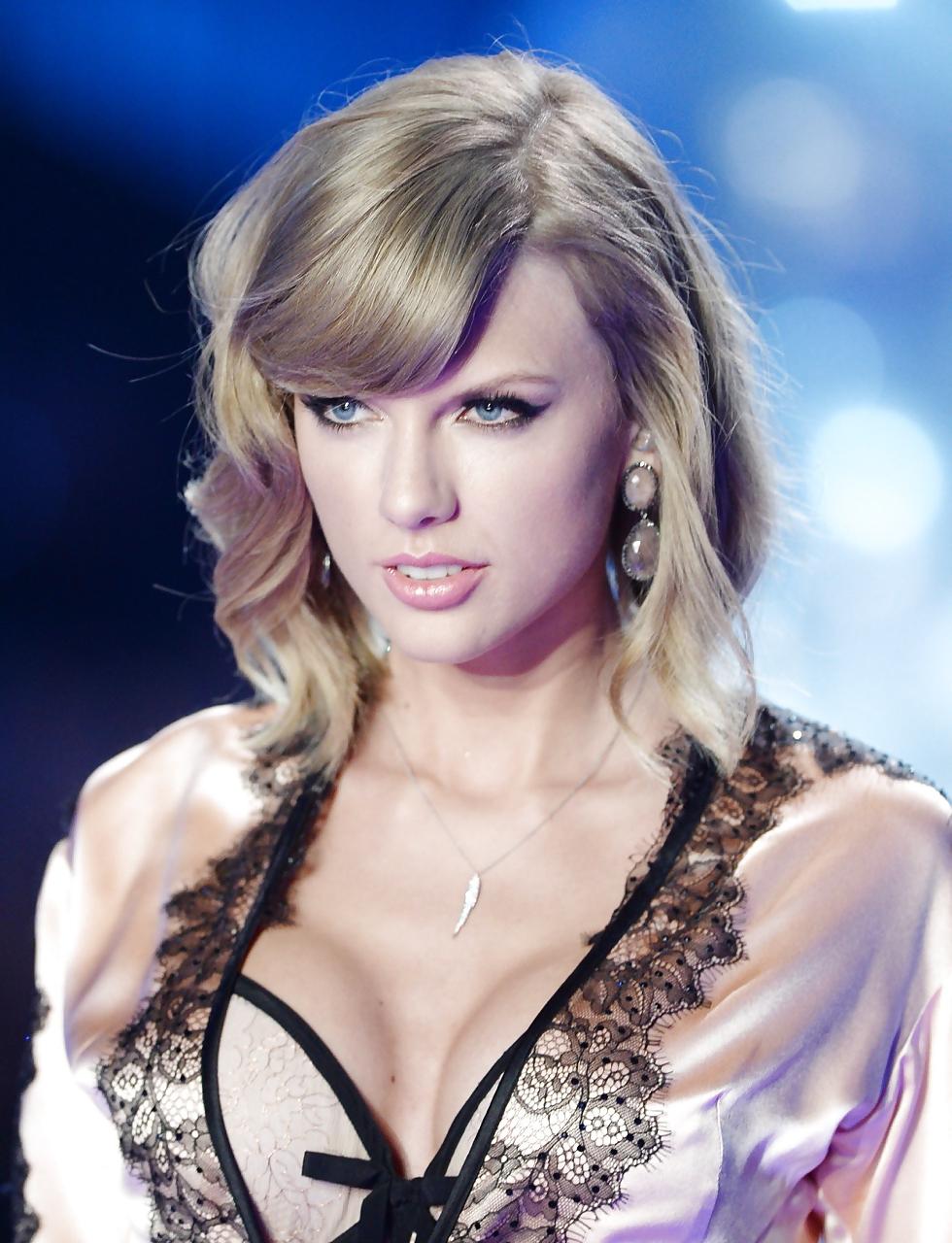 18P Taylor Swift - Victoria's Secret Fashion Show 2014