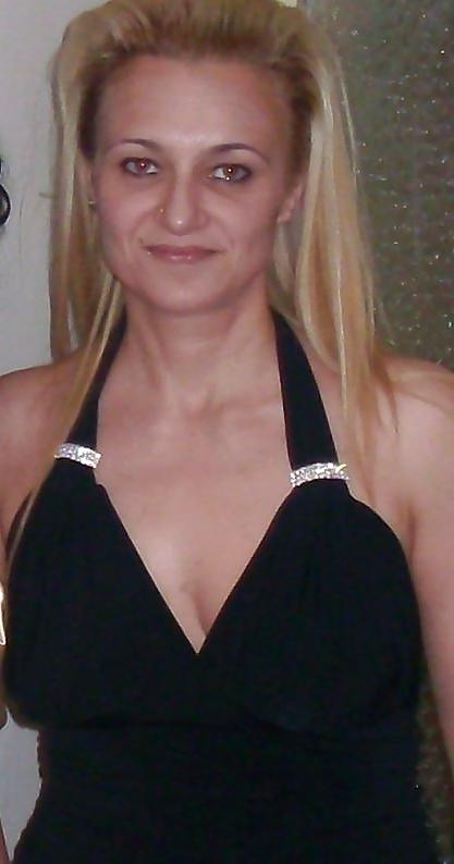 25P Cheating blonde bitch