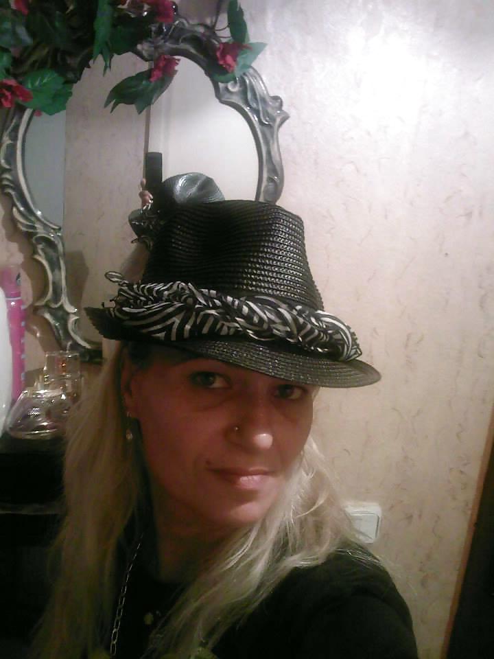 25P Cheating blonde bitch