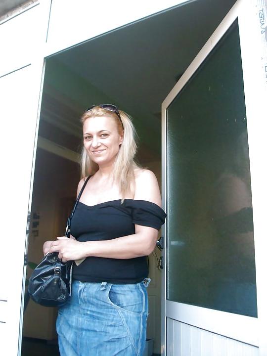 25P Cheating blonde bitch