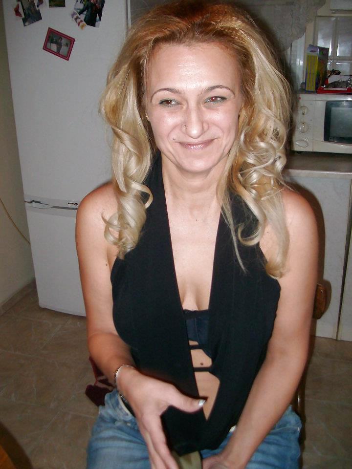 25P Cheating blonde bitch