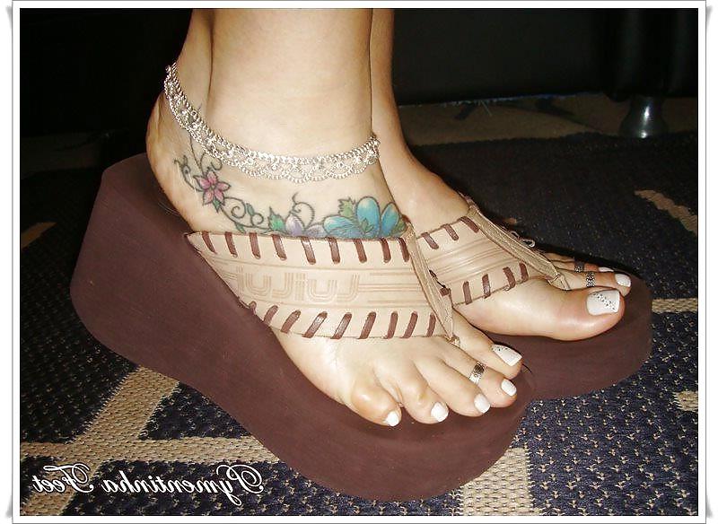 23P Feet Fip Flops  (Sandals )