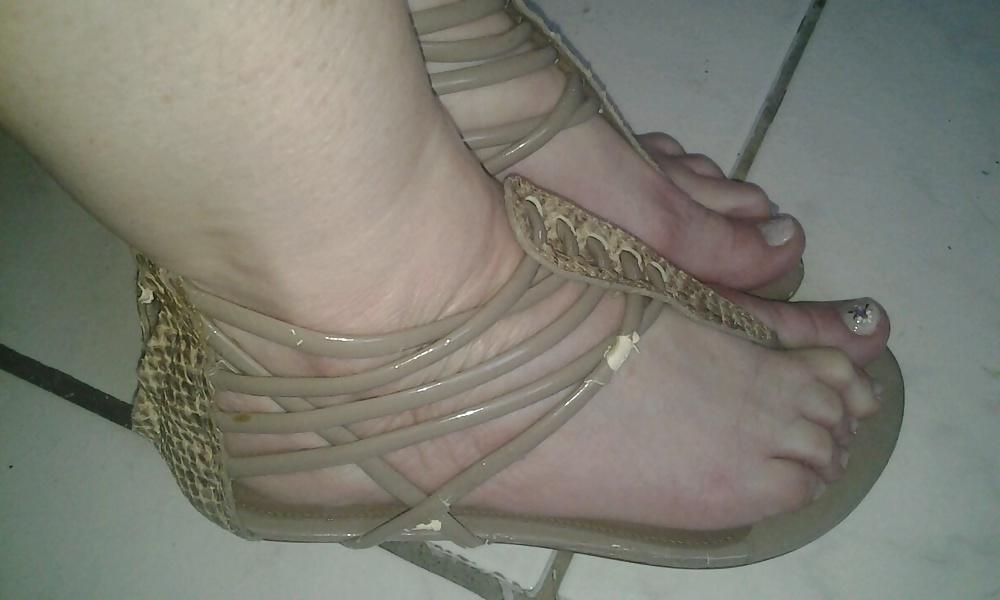 25P Feet Fip Flops  (Sandals )