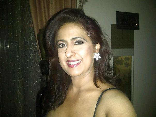 25P MRS SANGEETA hot bitch indian milf