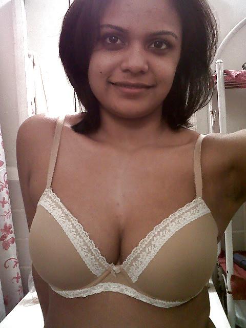 20P Cute Indian Girl Selfie Naked