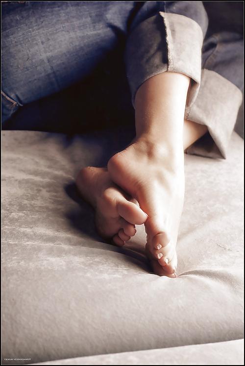 25P Random feet, footjob pt 17