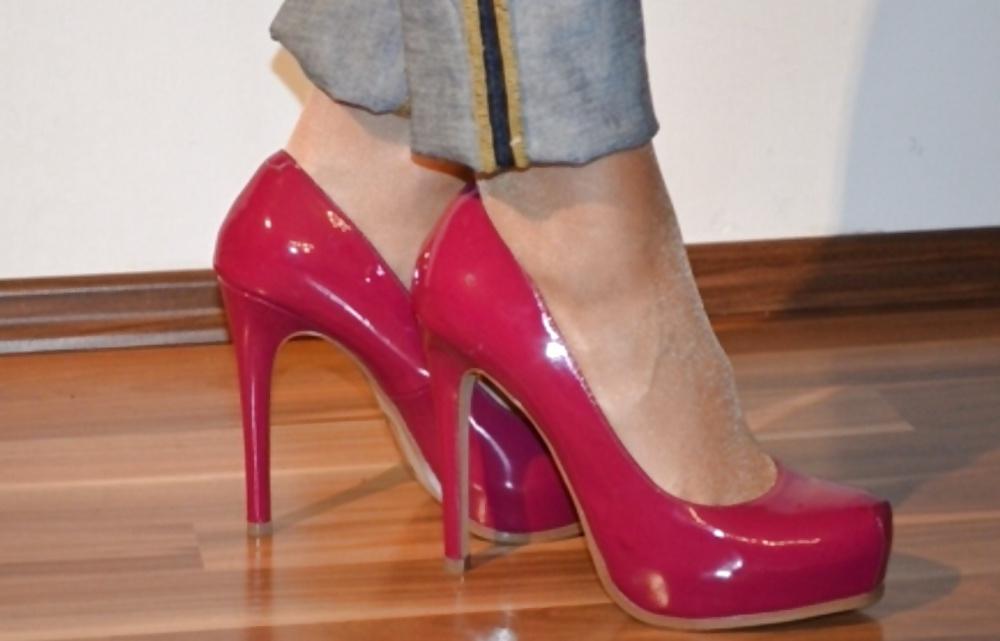 25P Sexy feet in High Heels