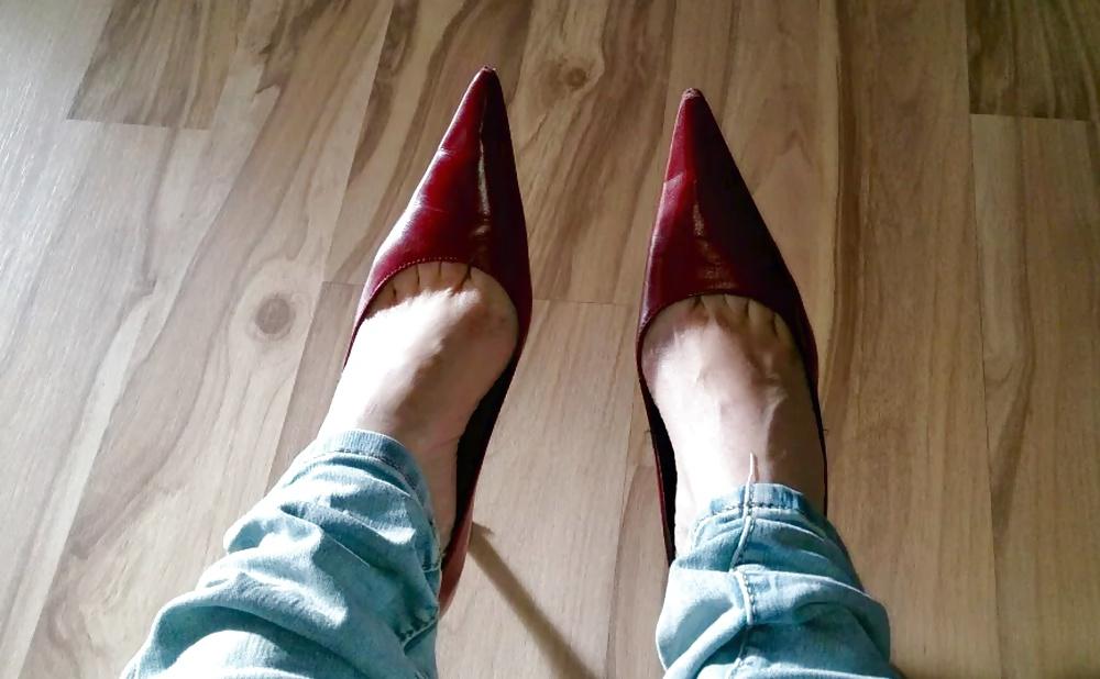 25P Sexy feet in High Heels