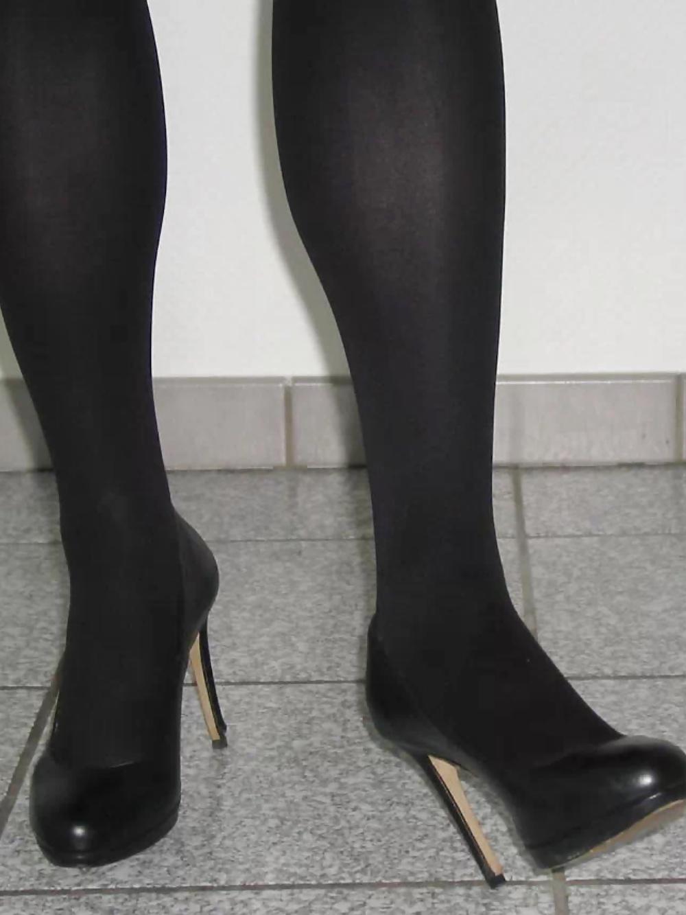 25P Sexy feet in High Heels
