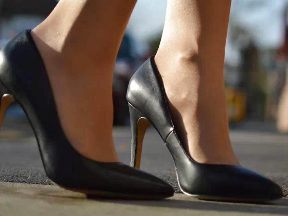 25P Sexy feet in High Heels