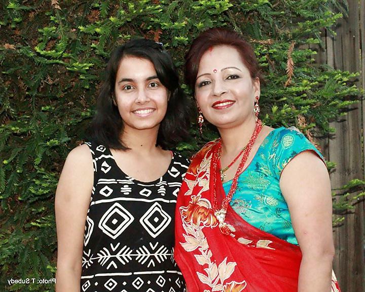 16P SEXY NEPALI MOM NARMADA