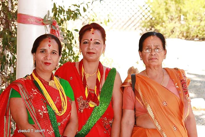 16P SEXY NEPALI MOM NARMADA