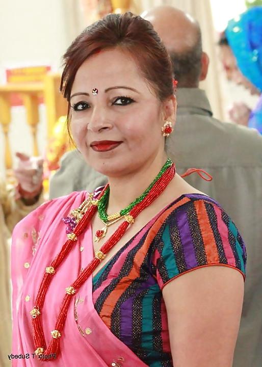 16P SEXY NEPALI MOM NARMADA