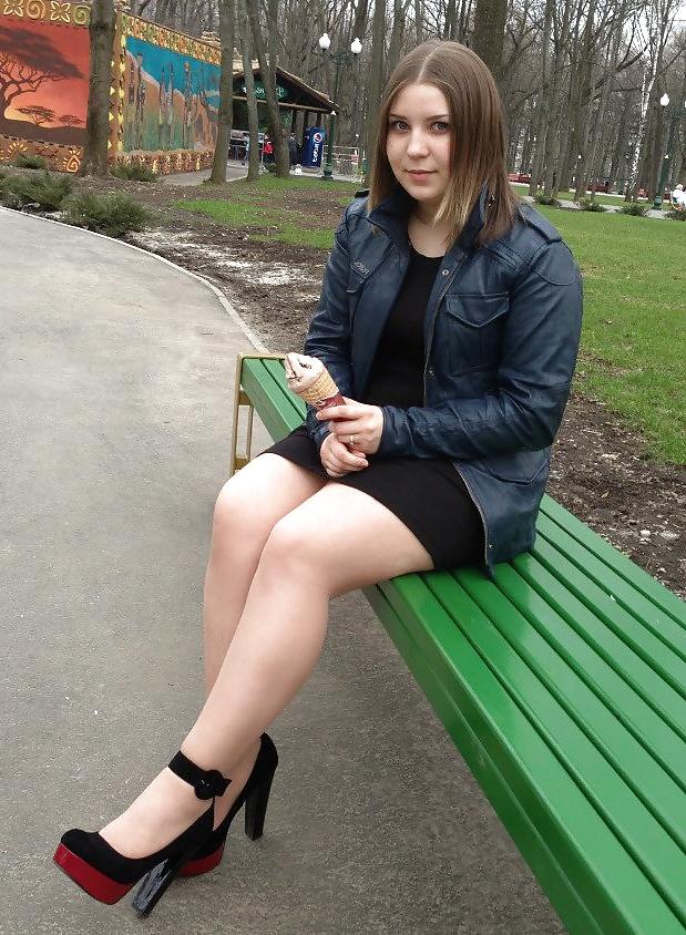 7P Curvy babe Anna