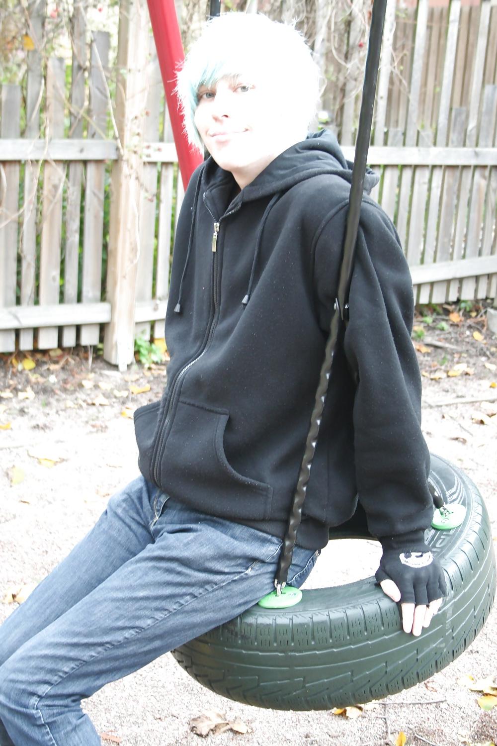 25P Emo,Gay,Horny And Super Cute