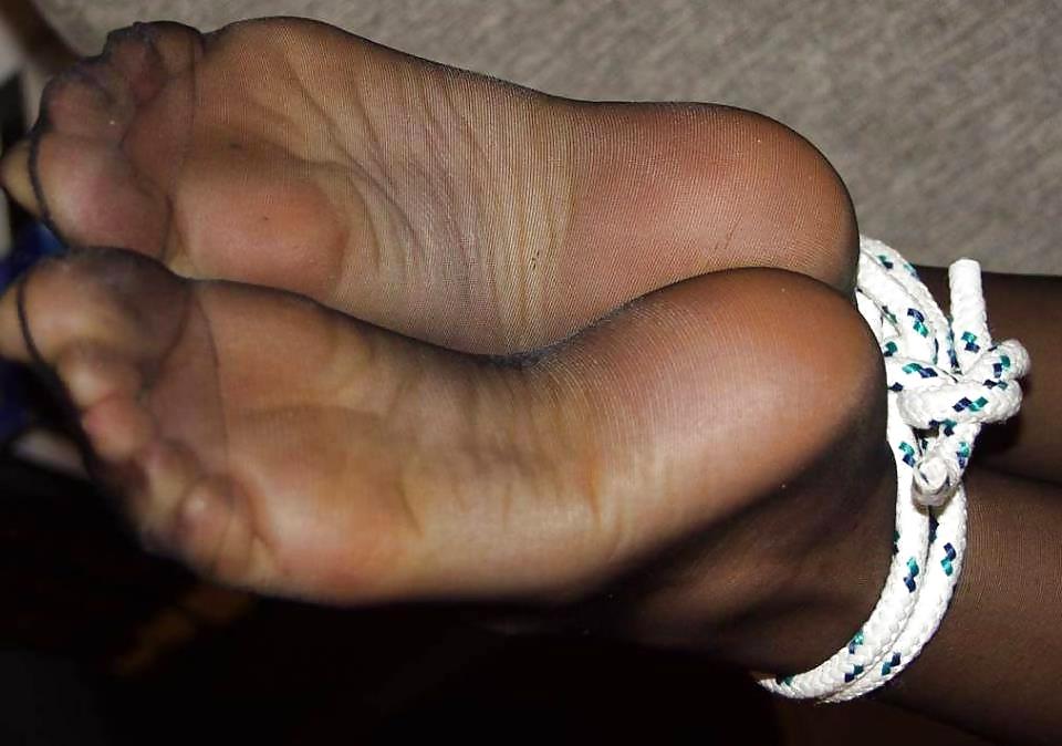 25P Nylon Feet 3