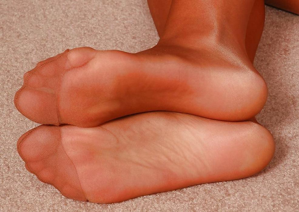 25P Nylon Feet 2