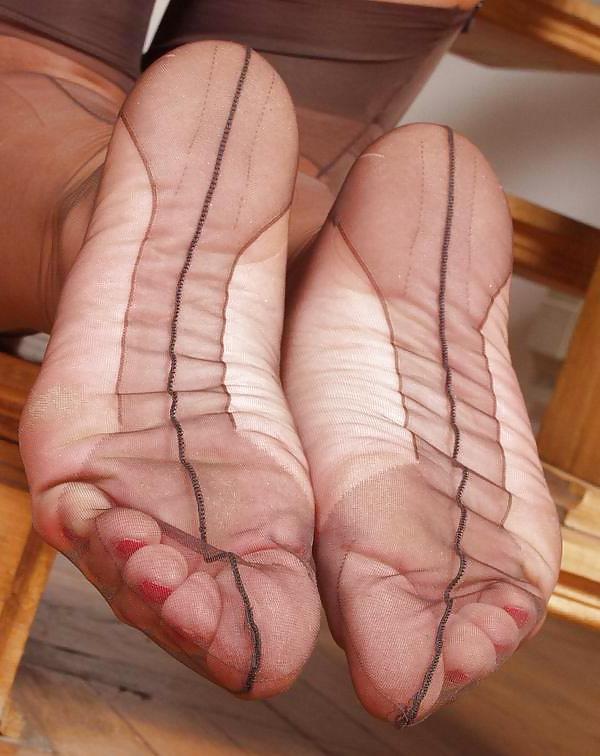 25P Ladies feet fully fashioned stockings