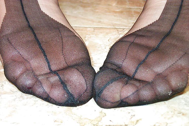 25P Ladies feet fully fashioned stockings