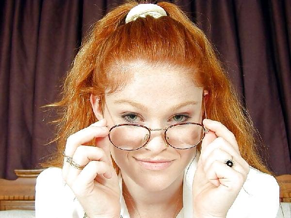 25P Redhead amateur sexy feet