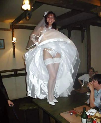 25P Braut Upskirt 2