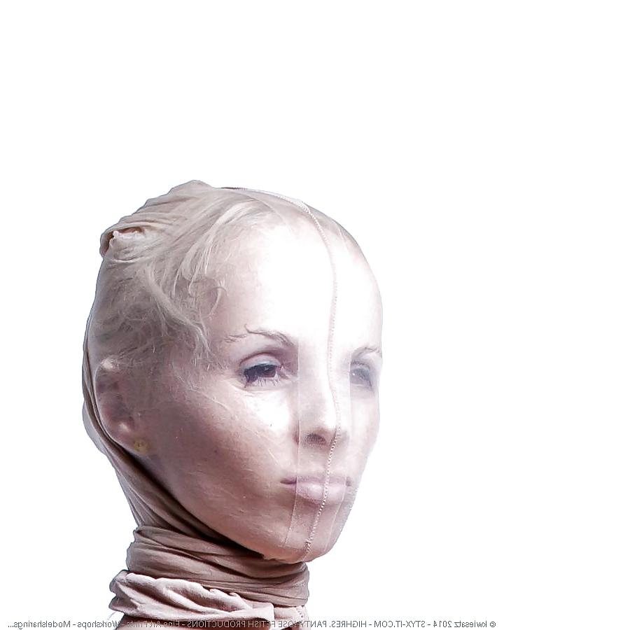 25P THE ART of PANTYHOSE ENCASEMENT