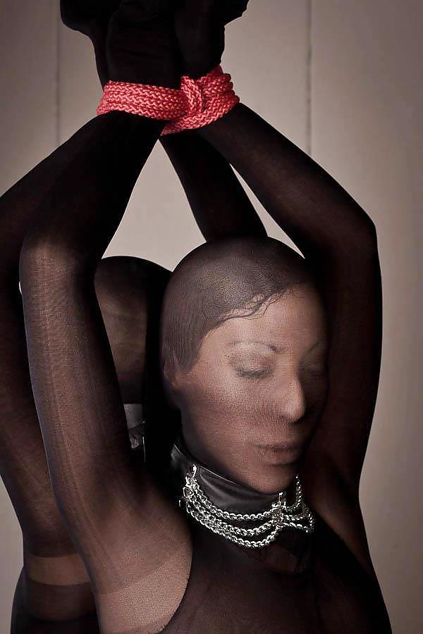 25P THE ART of PANTYHOSE ENCASEMENT