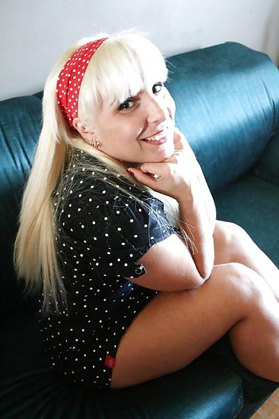 25P Wrestling Female 'L' (Non Nude)